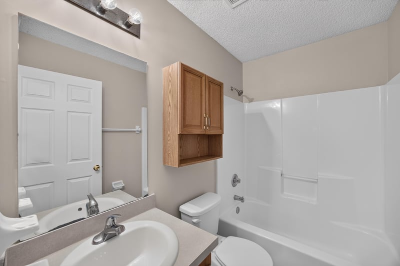 Bathroom with tub/shower and vanity at 8519 Blazing Star Ct, Jacksonville, FL 32210