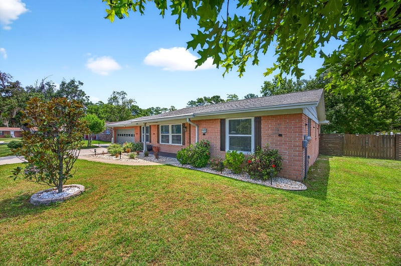 Photo 6 of 2229 Marcel Dr, Orange Park, FL 32073, photographed by Megapixeler