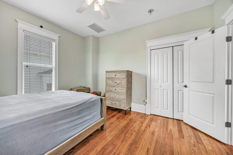 Photo 30 of 138 7th St W, Jacksonville, FL 32206, photographed by Megapixeler