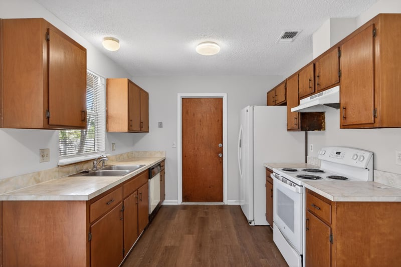 Photo 10 of 5033 Yearling Ln, Jacksonville, FL 32210, photographed by Megapixeler