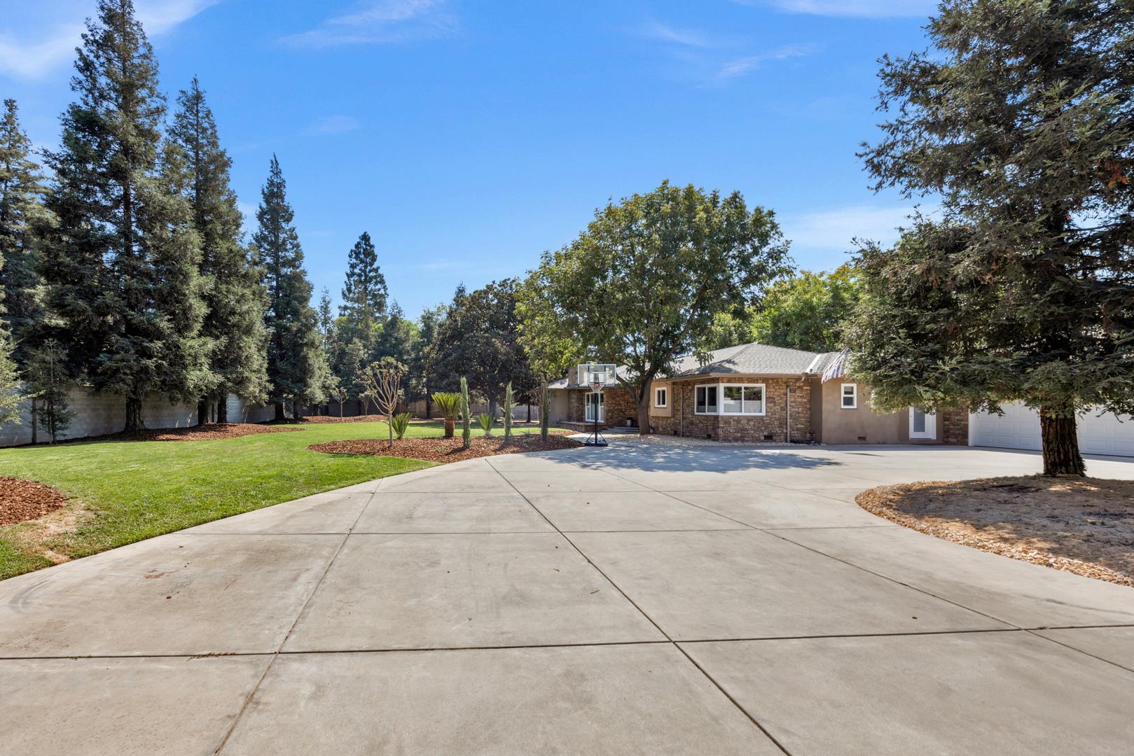 4481 N Palm Ave, photo 48