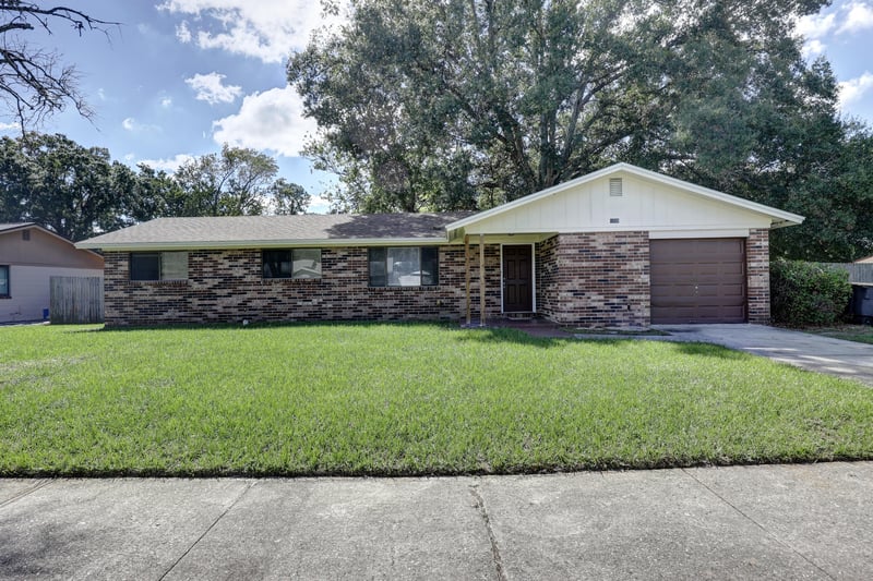 Front at 4150 Lazy Hollow Ln N, Jacksonville, FL 32257