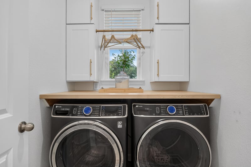 Laundry room with washer and dryer at 93 Lochloosa Ct, St. Johns, FL 32259