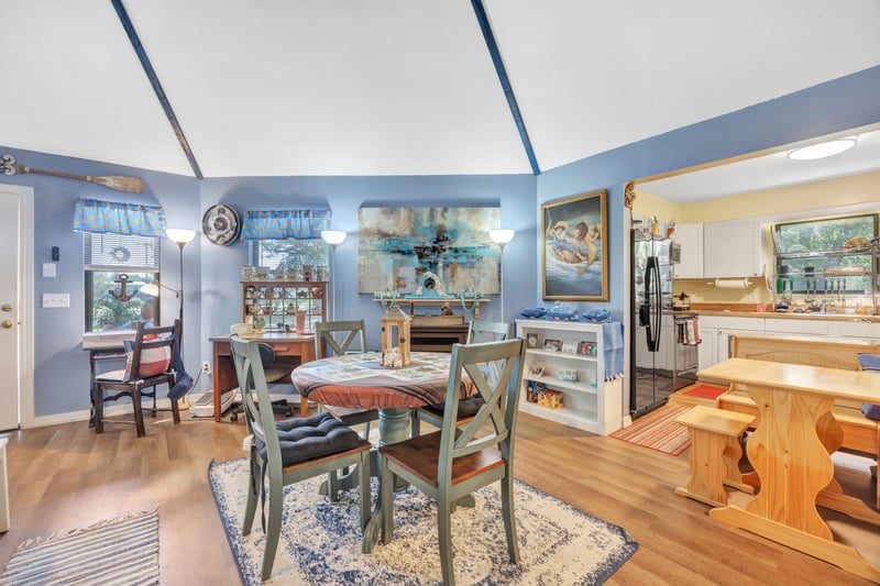 Photo 9 of 185 Violet Cir, Interlachen, FL 32148, photographed by Megapixeler