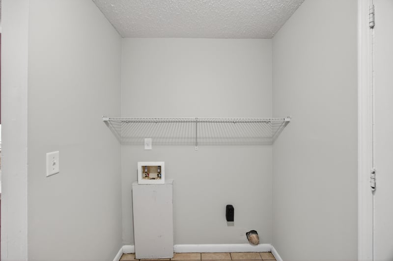 Laundry Room at 726 Perryman Ln W, Jacksonville, FL 32221