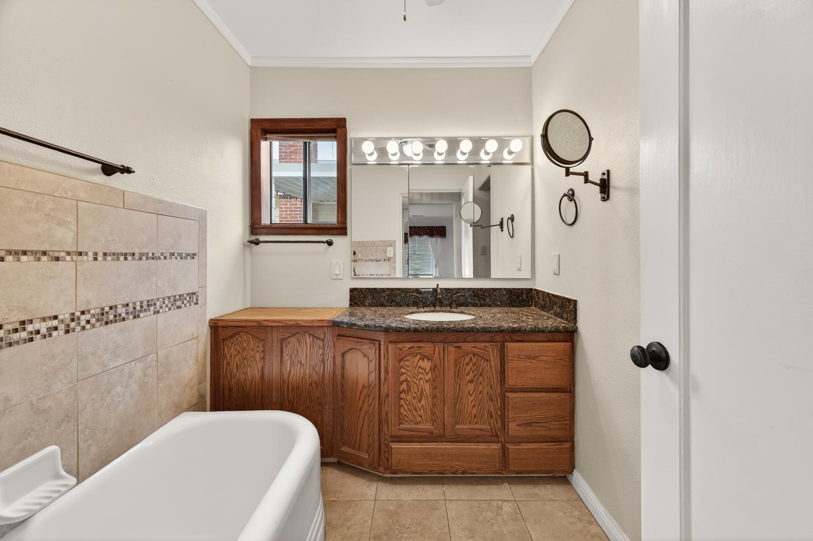 311 S K St, photo 27