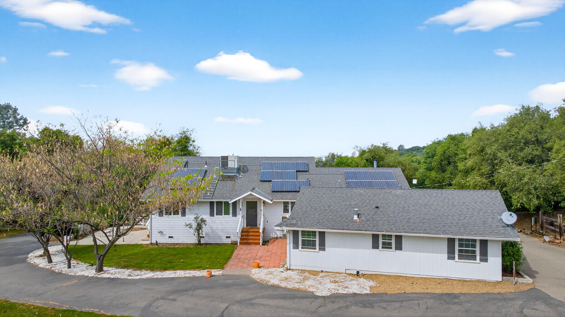 35073 Auberry Rd, photo 9