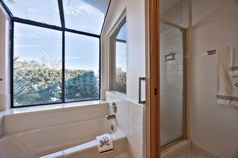 Bathroom Tub at 4056 Corrientes Ct E, Jacksonville, FL 32217