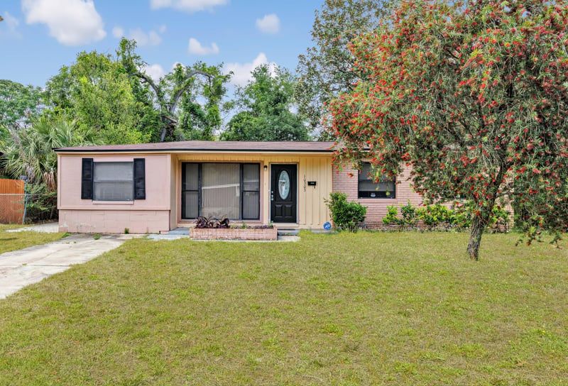 Photo 1 of 10303 Elmhurst Dr, Jacksonville, FL 32218, photographed by Megapixeler