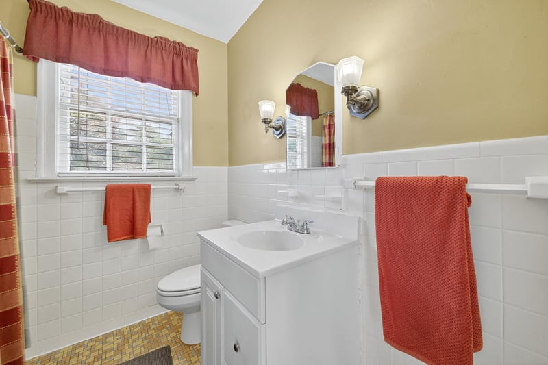 Photo 37 of 1425 Pinetree Rd, Jacksonville, FL 32207, photographed by Megapixeler