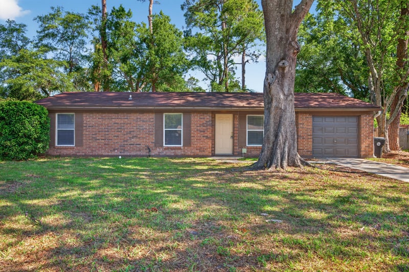 Photo 1 of 1675 Mary Beth Dr, Middleburg, FL 32068, photographed by Megapixeler
