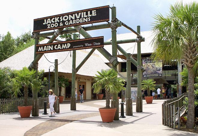 Jacksonville Zoo and Gardens entrance sign in Jacksonville