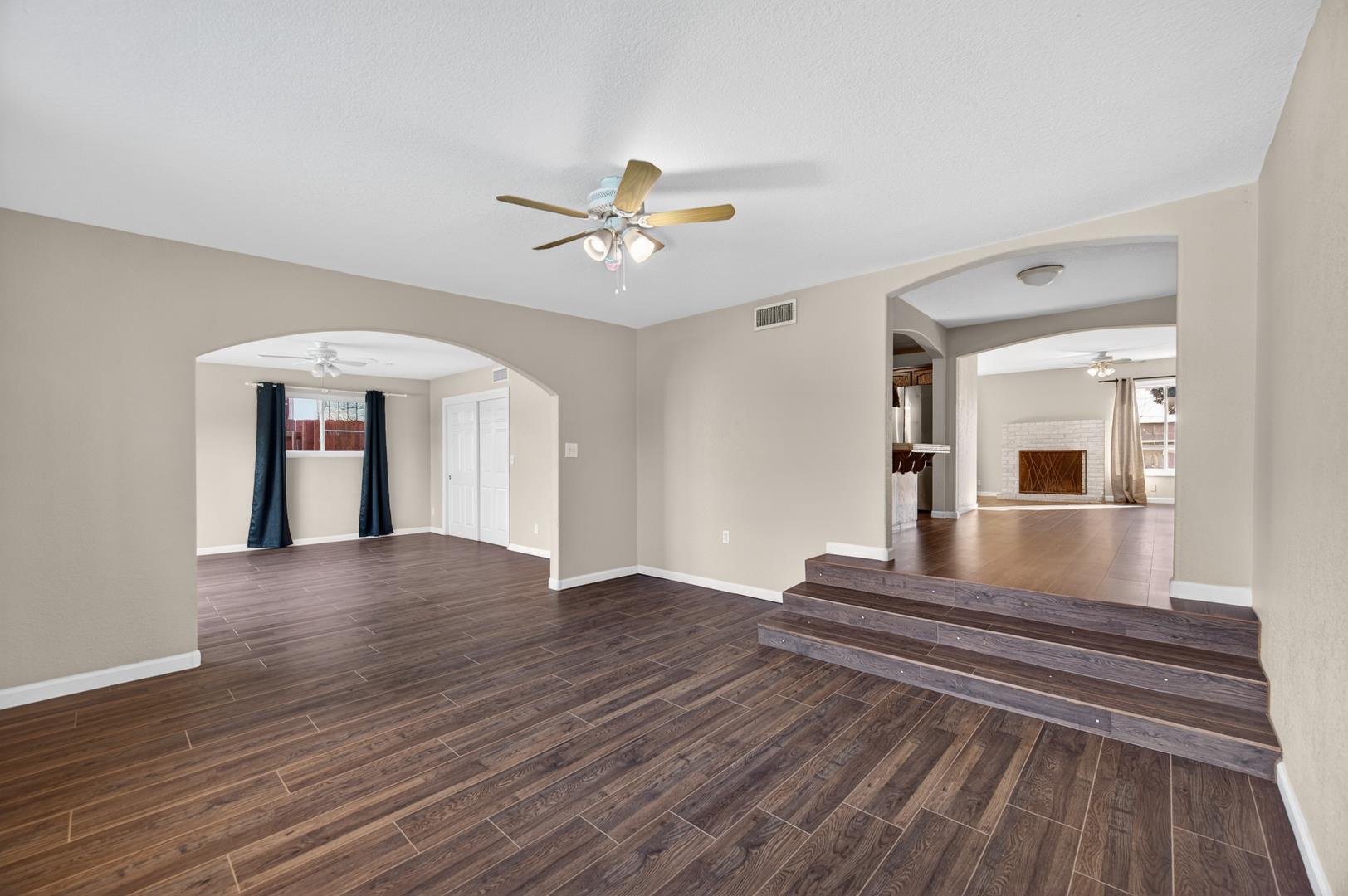 1524 W Fountain Way, photo 32