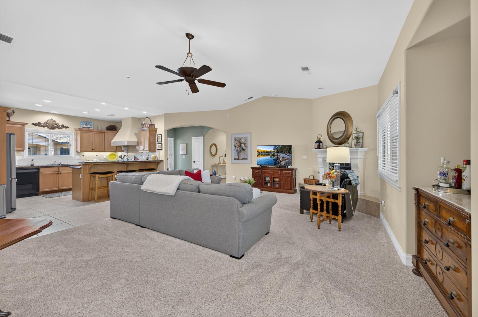 6457 N Warren Ave, photo 23