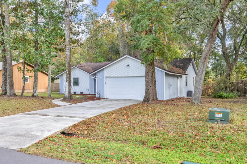 Photo 3 of 6281 Island Forest Dr, Orange Park, FL 32003, photographed by Megapixeler