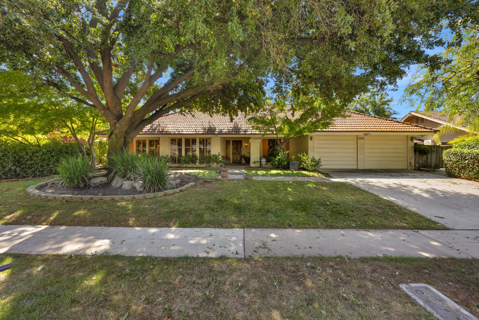 355 E Everglade Ave, photo 47