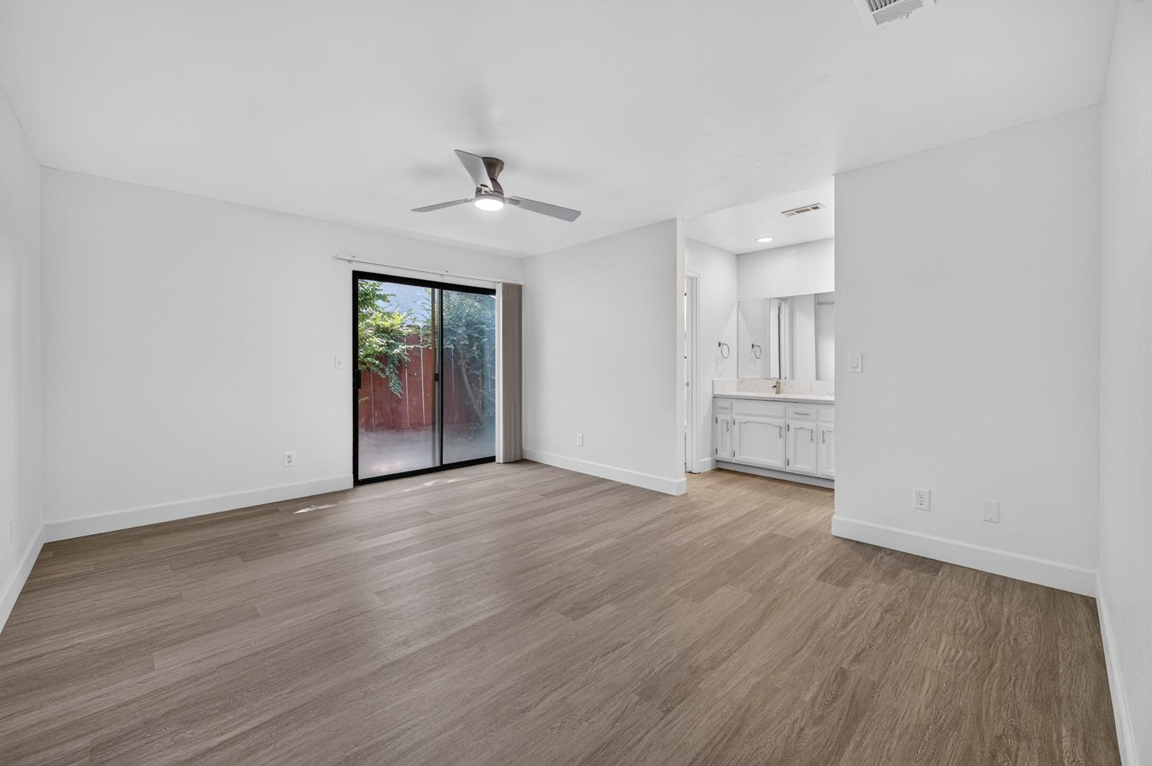 1657 Willow Ave, photo 39