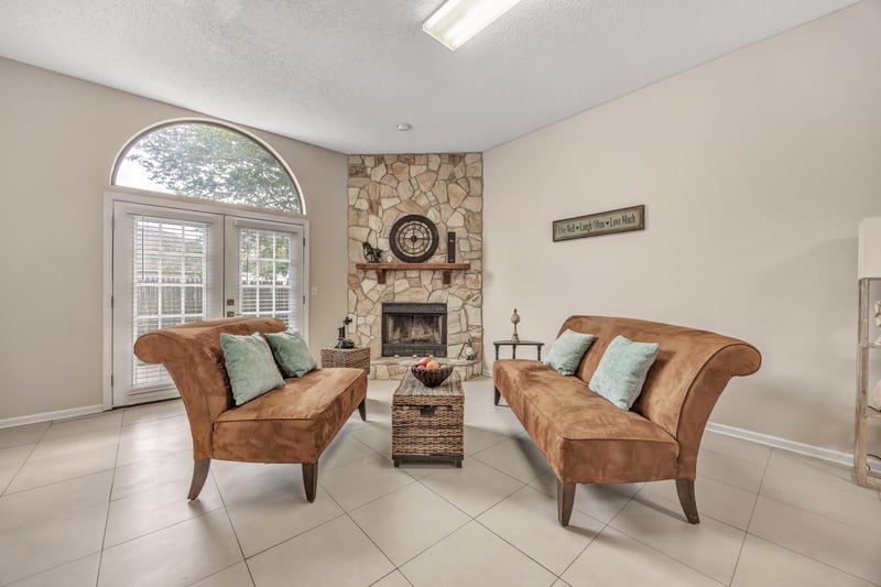 Photo 6 of 3805 Tallcott Dr, Jacksonville, FL 32246, photographed by Megapixeler