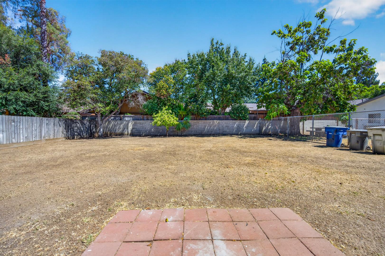 680 W Sample Ave, photo 23
