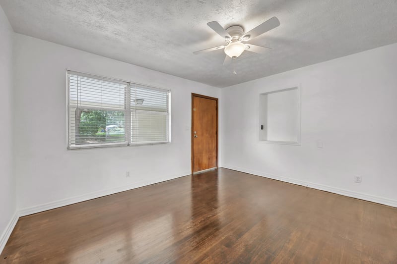 Photo 6 of 6816 Lotus Rd S, Jacksonville, FL 32211, photographed by Megapixeler