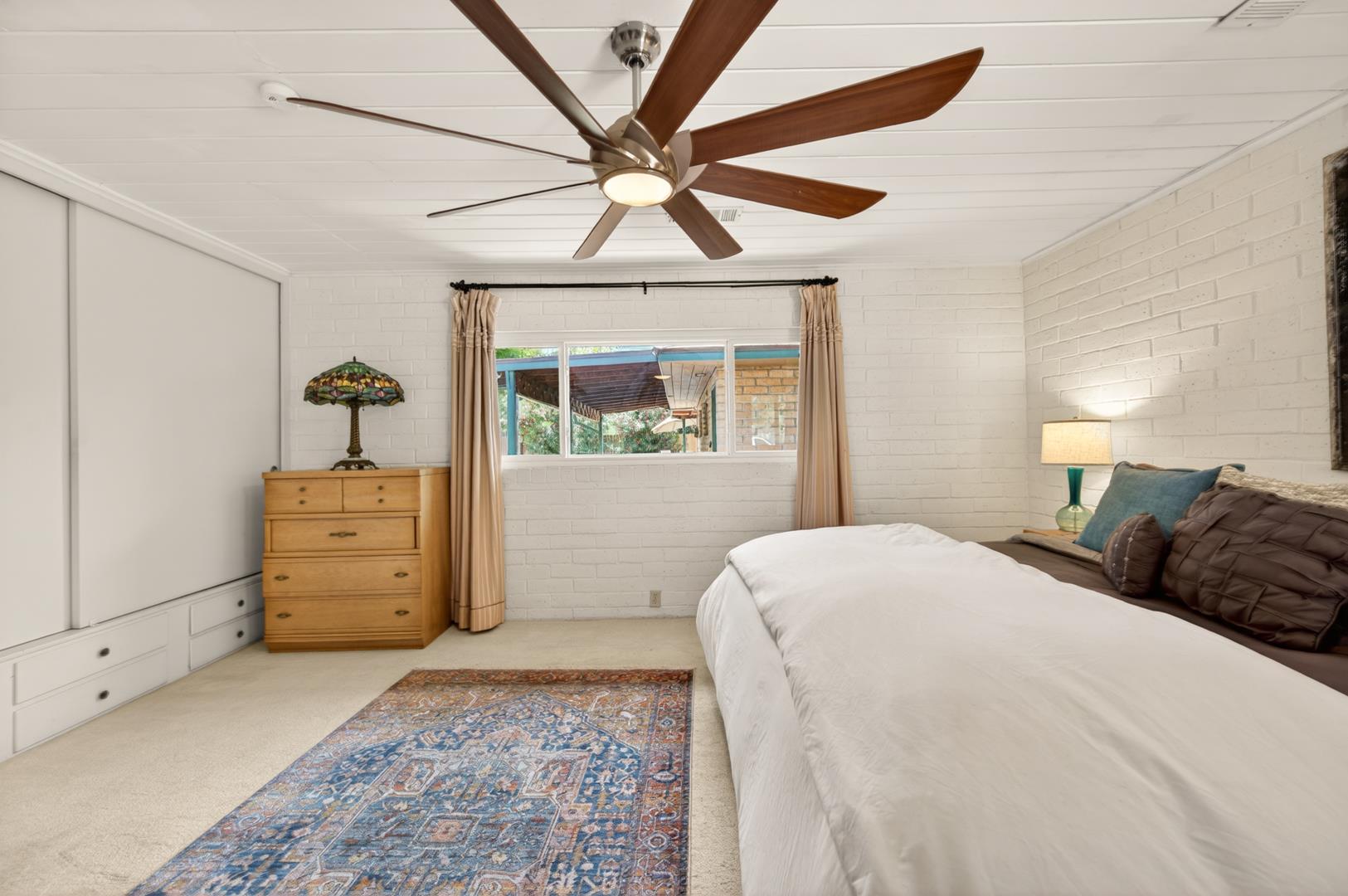 1220 E Sussex Way, photo 36