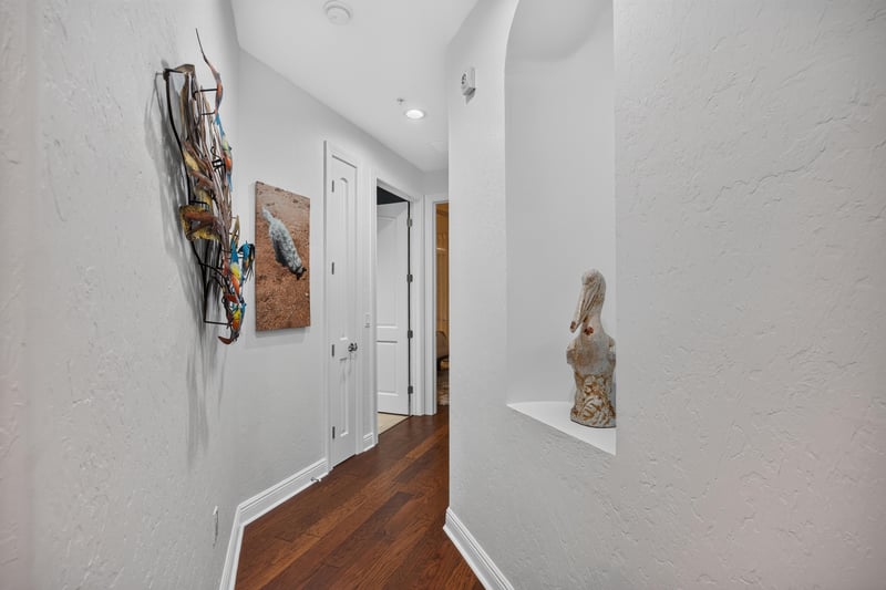 Hallway with decorative wall niche at 140 Ave De La Mer, Palm Coast, FL 32137