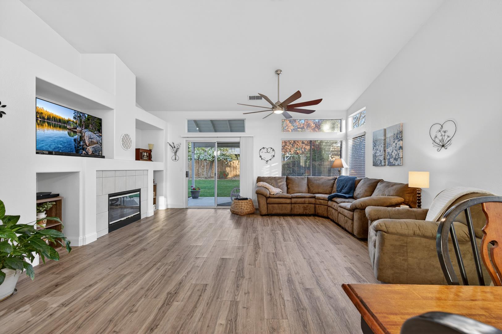 8652 N Sierra Vista Ave, photo 13