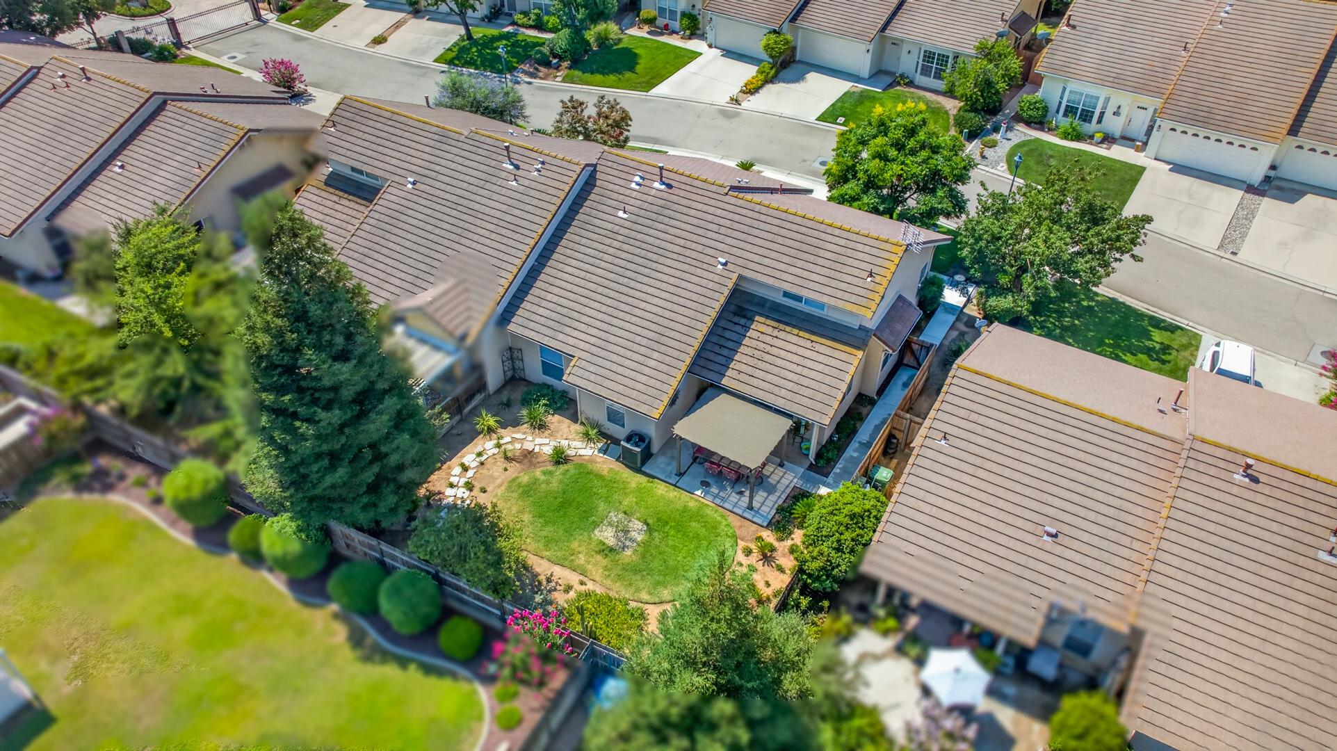 337 Village Dr, photo 16