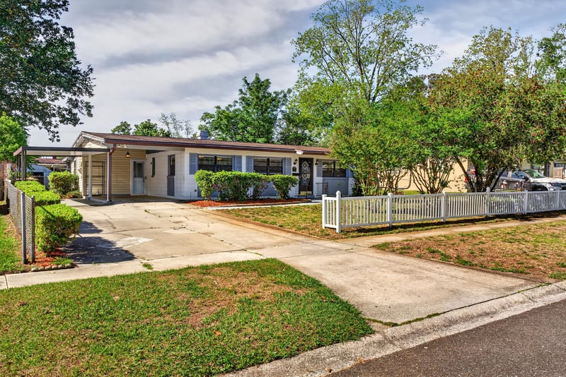 Photo 2 of 7638 Crest Dr N, Jacksonville, FL 32221, photographed by Megapixeler