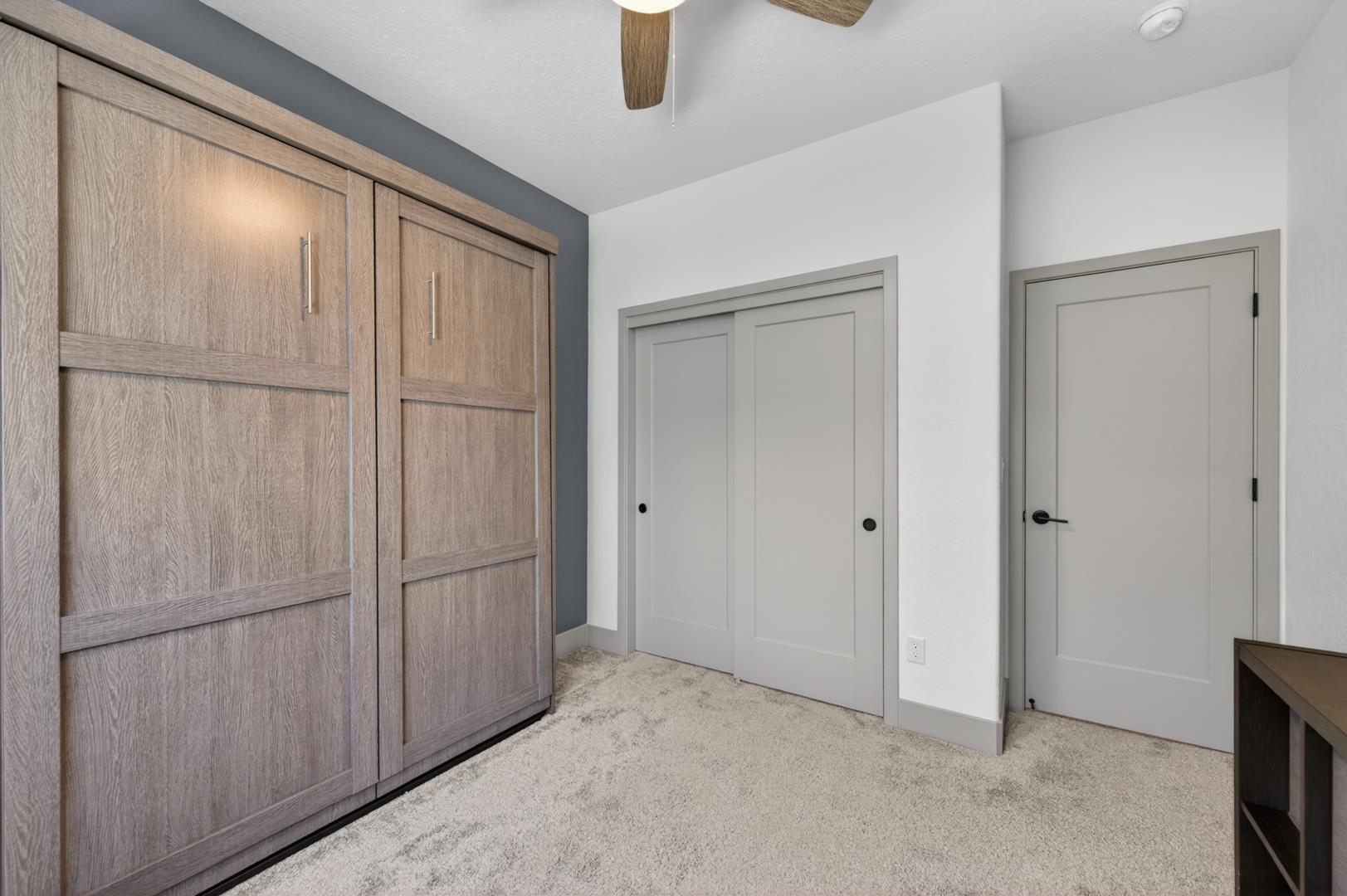 2086 N Phillip Ave, photo 43