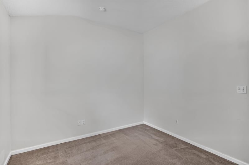 Empty room with carpet flooring at 2480 Ridge Will Dr, Jacksonville, FL 32246