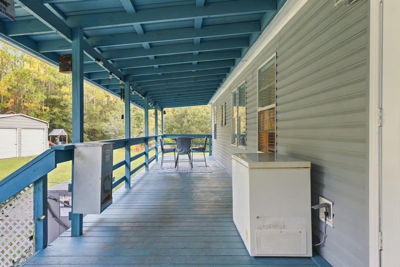 Covered porch walkway, photographed by Megapixeler on Secret Cove Rd, Middleburg, FL