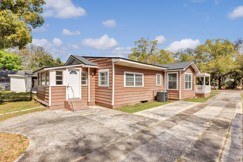 Photo 5 of 432 Tallulah Ave, Jacksonville, FL 32208, photographed by Megapixeler
