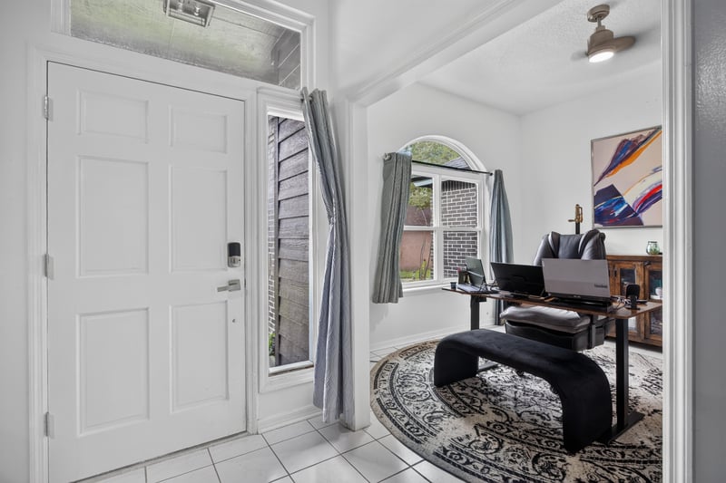 Entry foyer leading into the living area at 1346 Gately Ct, Jacksonville, FL 32225