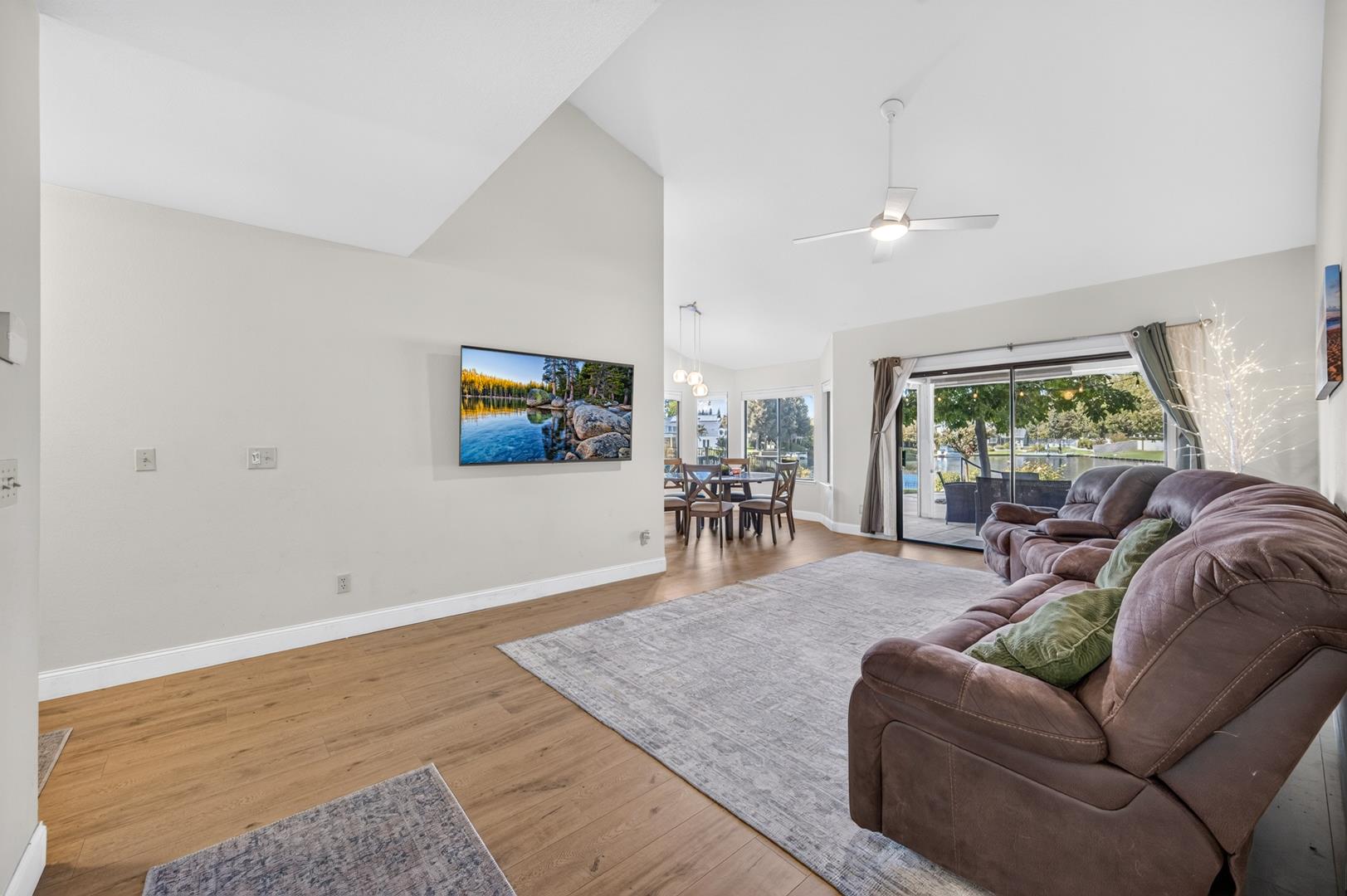 813 E Catalina Cir, photo 31