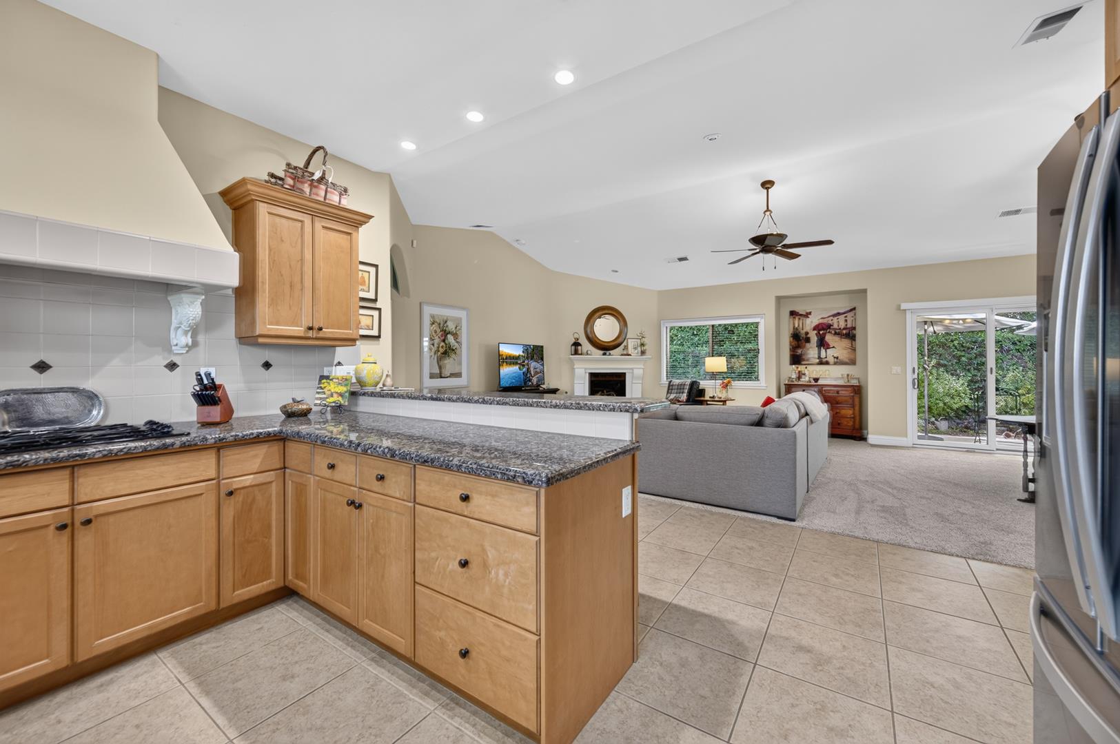 6457 N Warren Ave, photo 33