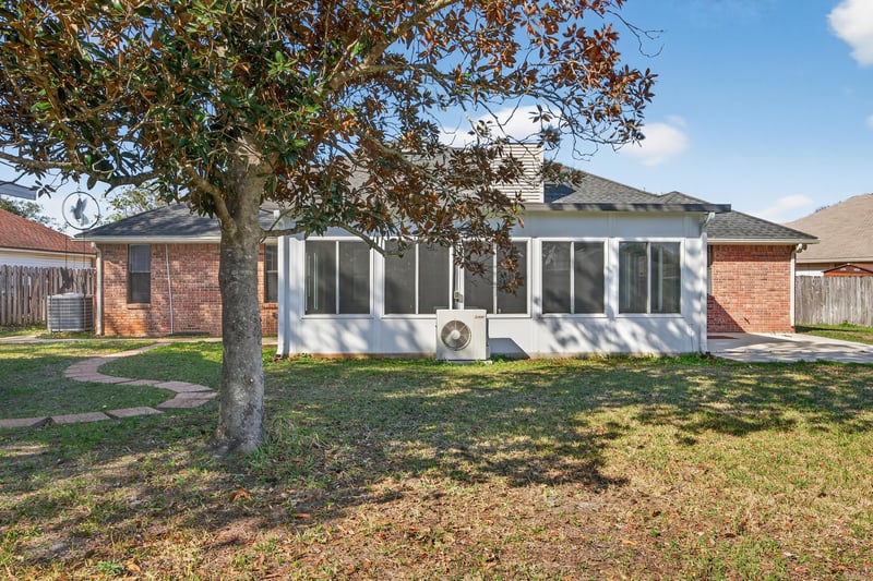 Photo 44 of 985 Sweetwood Ct, Orange Park, FL 32065, photographed by Megapixeler