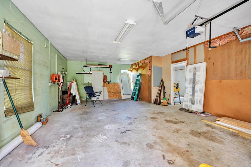 Photo 41 of 450 Taylor Ave, Orange Park, FL 32065, photographed by Megapixeler