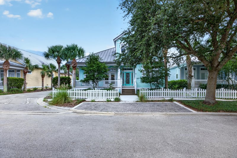 Street view of the cul-de-sac at 117 Island Cottage Way, St. Augustine, FL 32080
