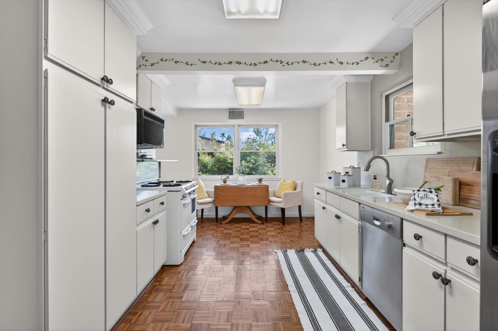 1220 E Sussex Way, photo 19