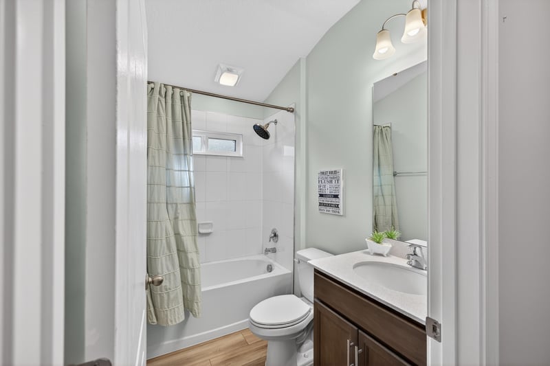 Main Bathroom at 1733 Austin Lk Wy, Middleburg, FL 32068