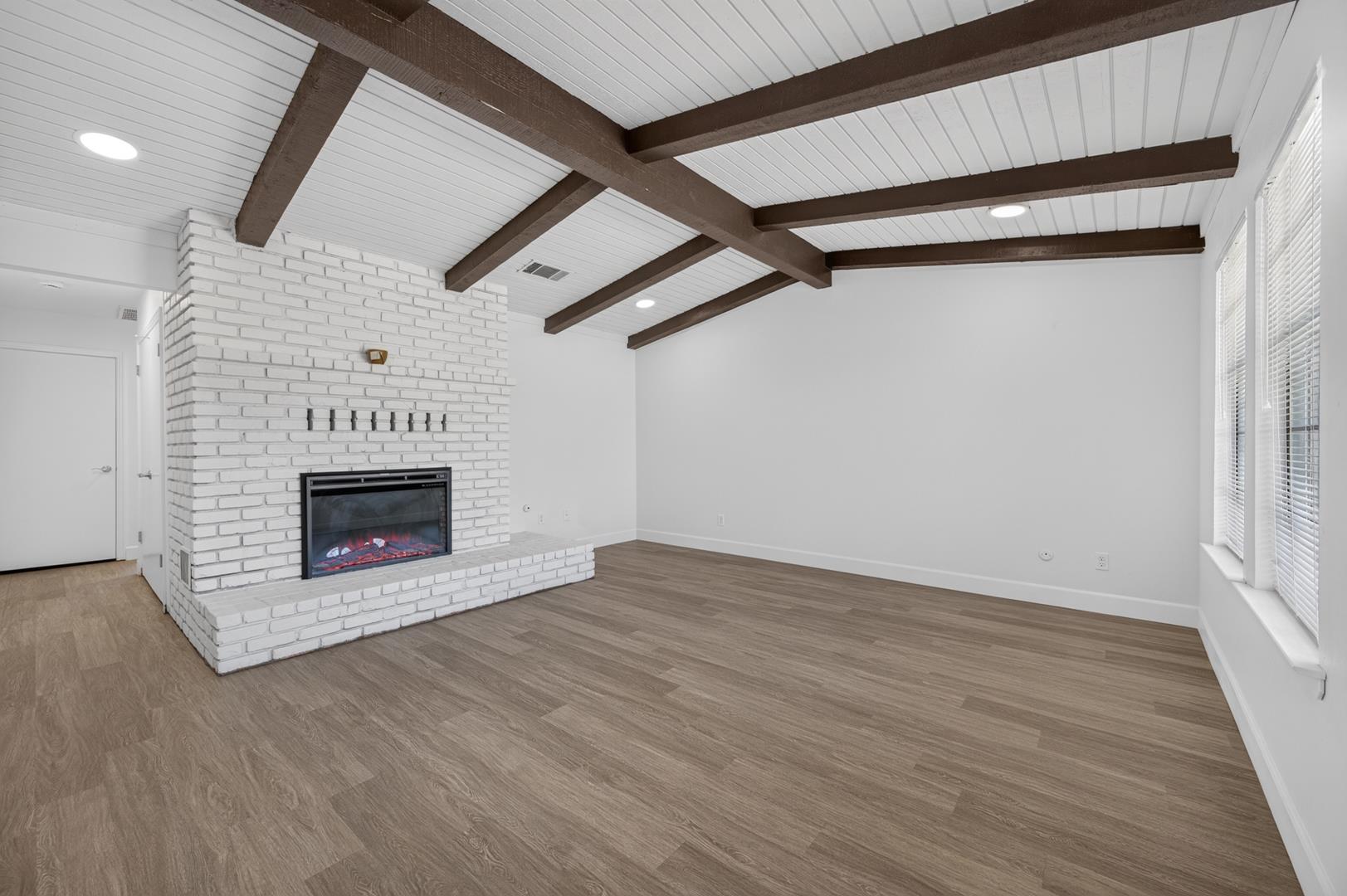 1657 Willow Ave, photo 21