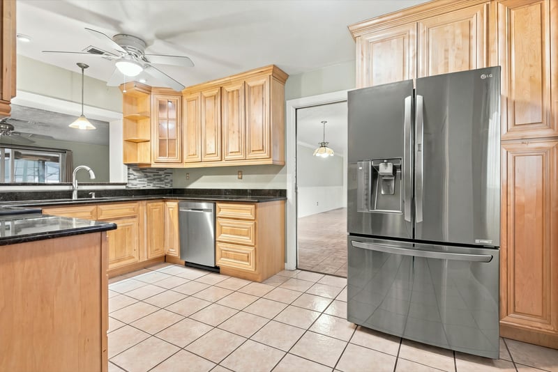 Photo 32 of 6871 Hyde Grove Ave, Jacksonville, FL 32210, photographed by Megapixeler