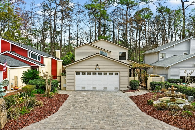 Photo 1 of 5478 Mariners Cove Dr, Jacksonville, FL 32210, photographed by Megapixeler