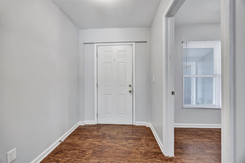 Photo 5 of 8390 Scottish Ct, Jacksonville, FL 32244, photographed by Megapixeler