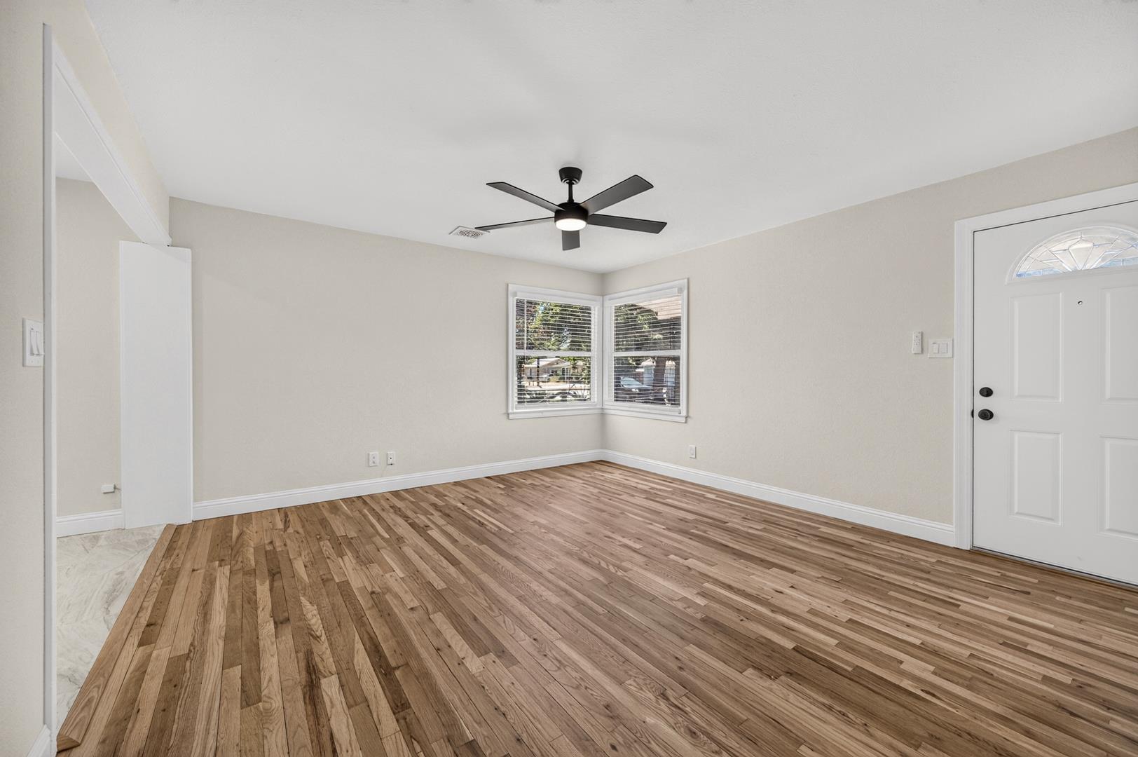 680 W Sample Ave, photo 7