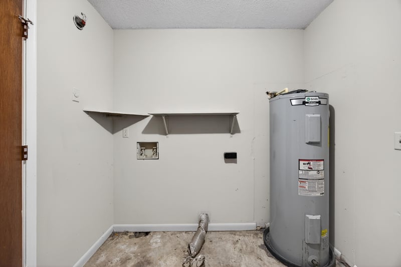 Laundry at 5033 Yearling Ln, Jacksonville, FL 32210