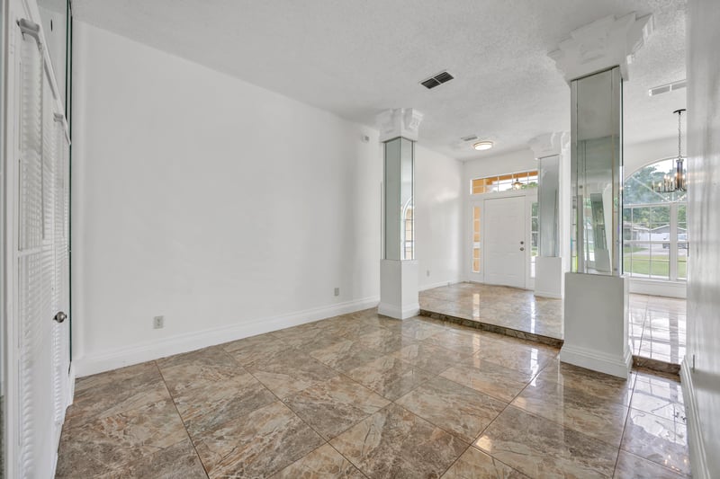 Photo 5 of 435 Jax Estates Dr N, Jacksonville, FL 32218, photographed by Megapixeler