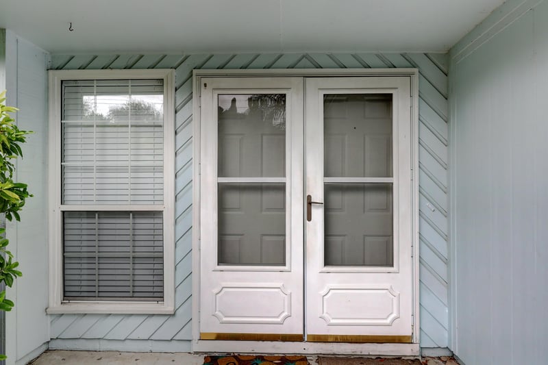 Entrance Door at 1012 8th St S, Jacksonville Beach, FL 32250