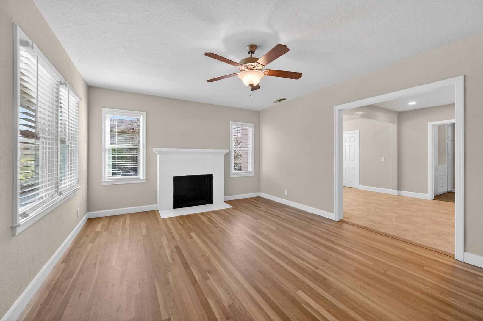 1146 E Cortland Ave, photo 7